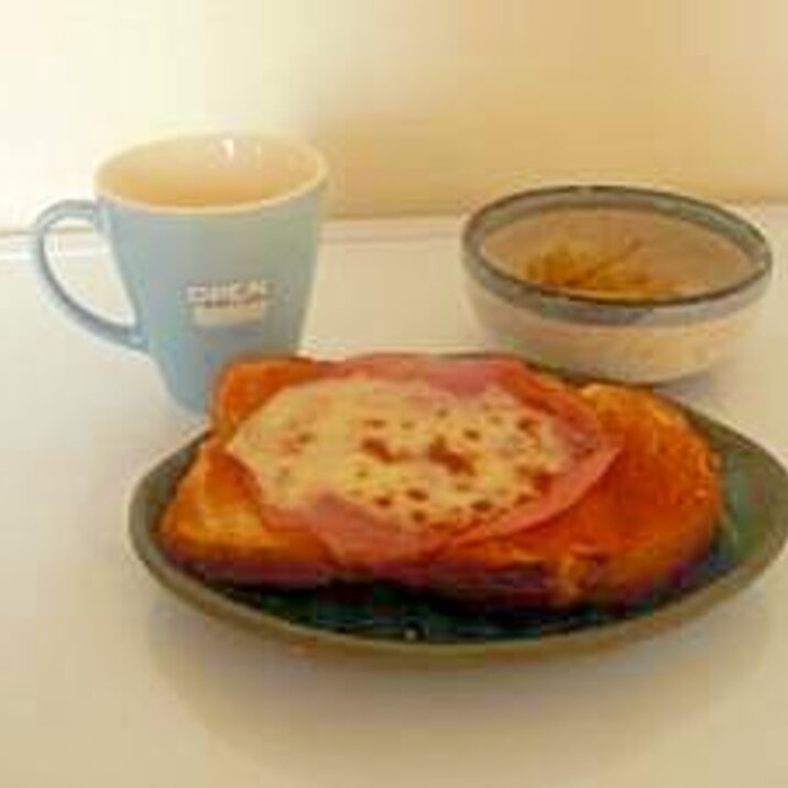 朝ごはんに☆簡単ピザ風トースト